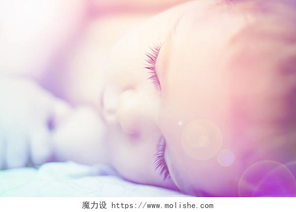 漂亮宝宝婴儿睡觉梦幻图